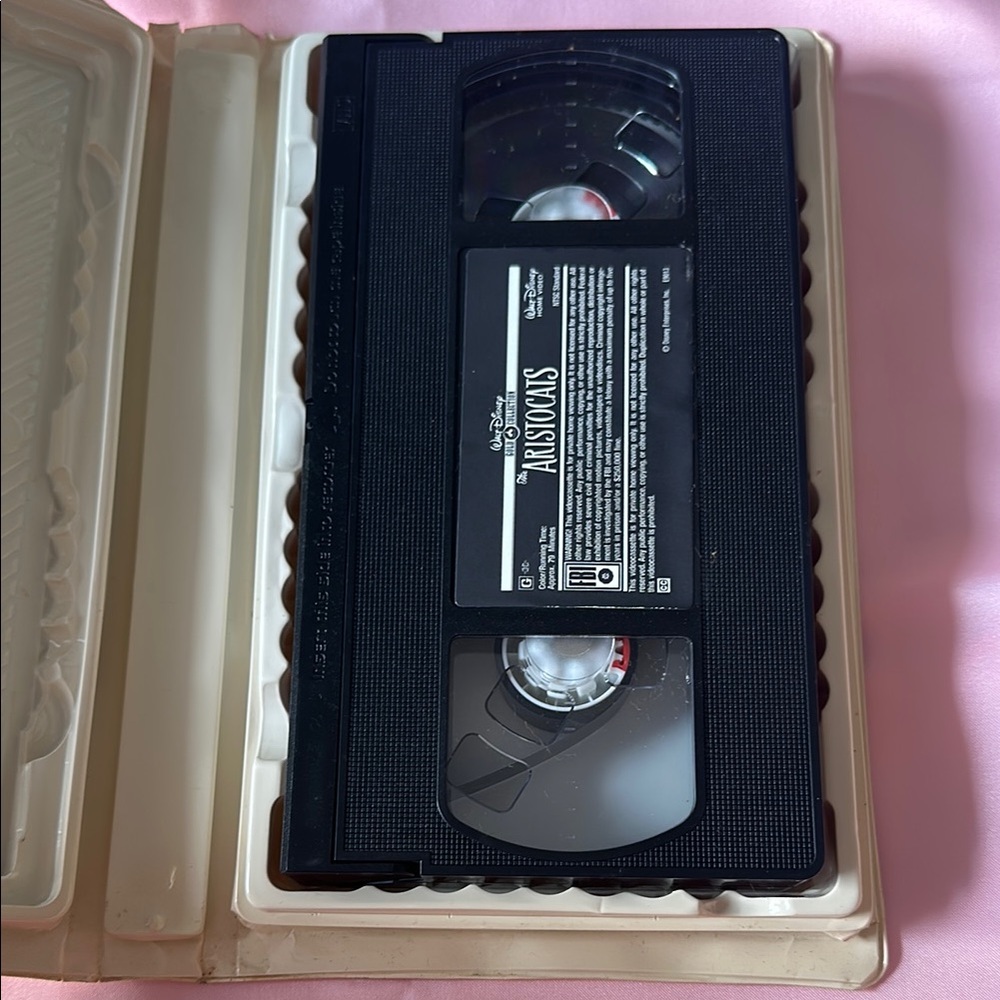 Disney Aristocats VHS Tape - Picture 2 of 3